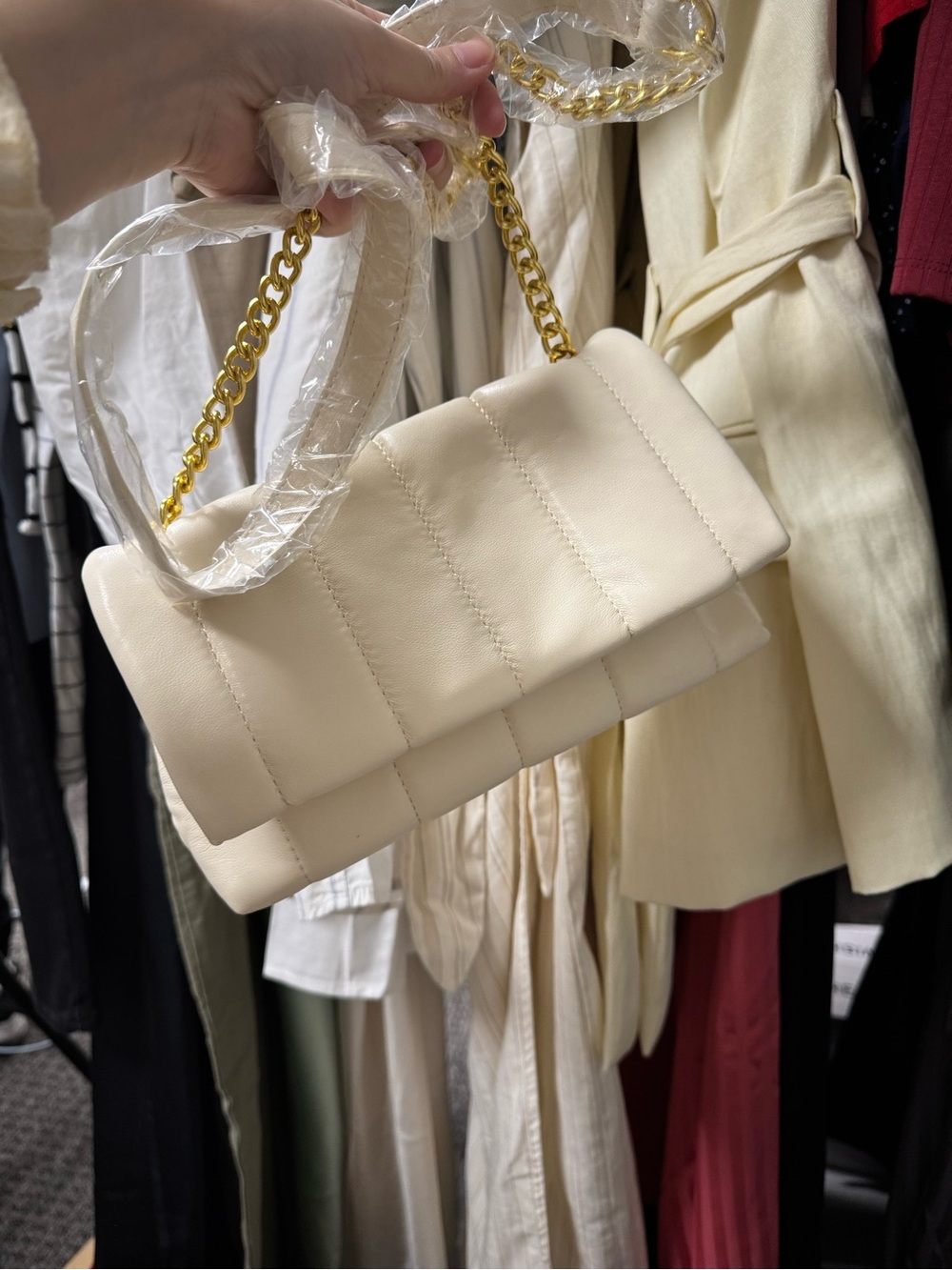 Quilted Cream Shoulder Bag with Gold Chain